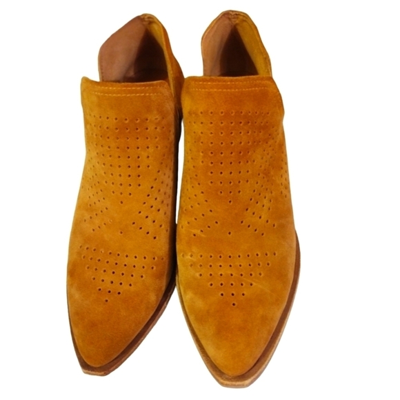 gianni BINI TAN CUT OUT Ankle Boots SZ 7M - Picture 1 of 7